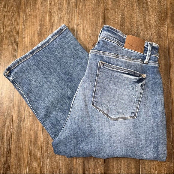 Judy Blue High Waist Wide Leg Jeans Medium Blue Stretch Whiskered - Picture 2 of 12